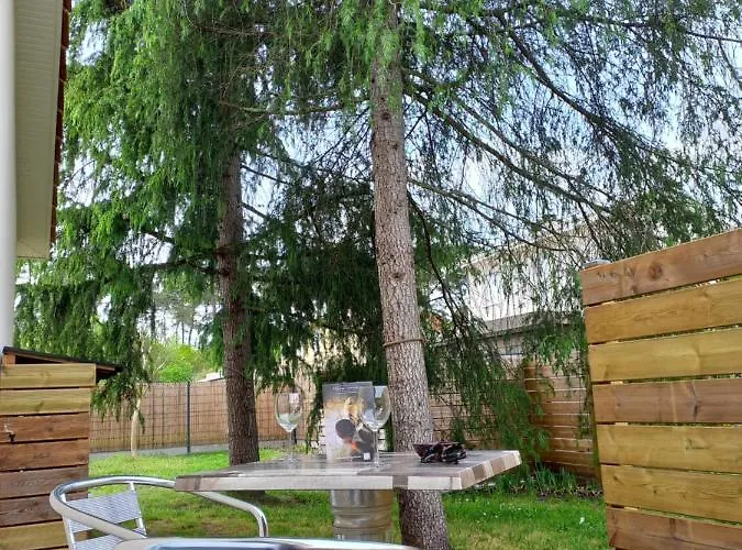 C La Belle Vie Pessac